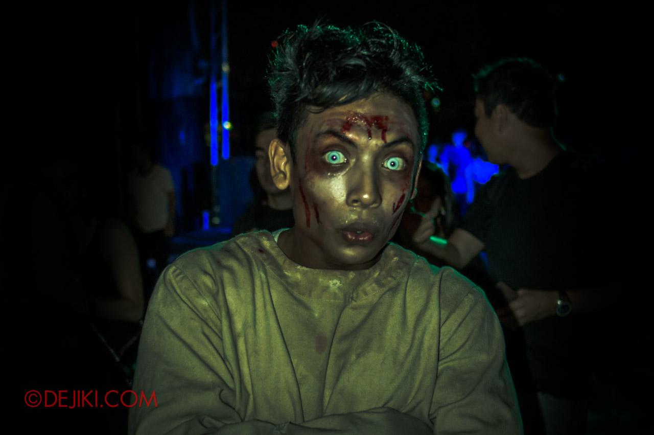 Halloween Horror Nights 2 The Insanitarium escaped patient