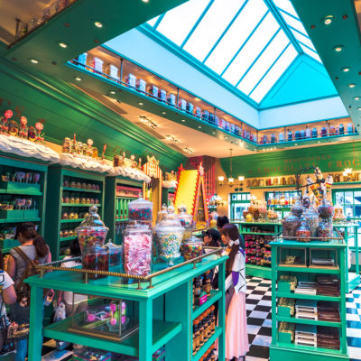 USJ Wizarding World Japan - Honeydukes Store