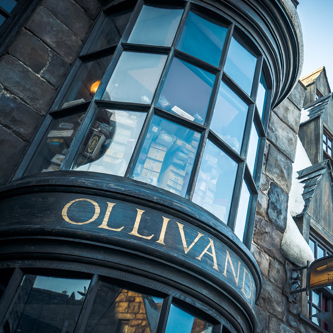 Wand Magic and Other Enchanting Shops – Wizarding World Japan
