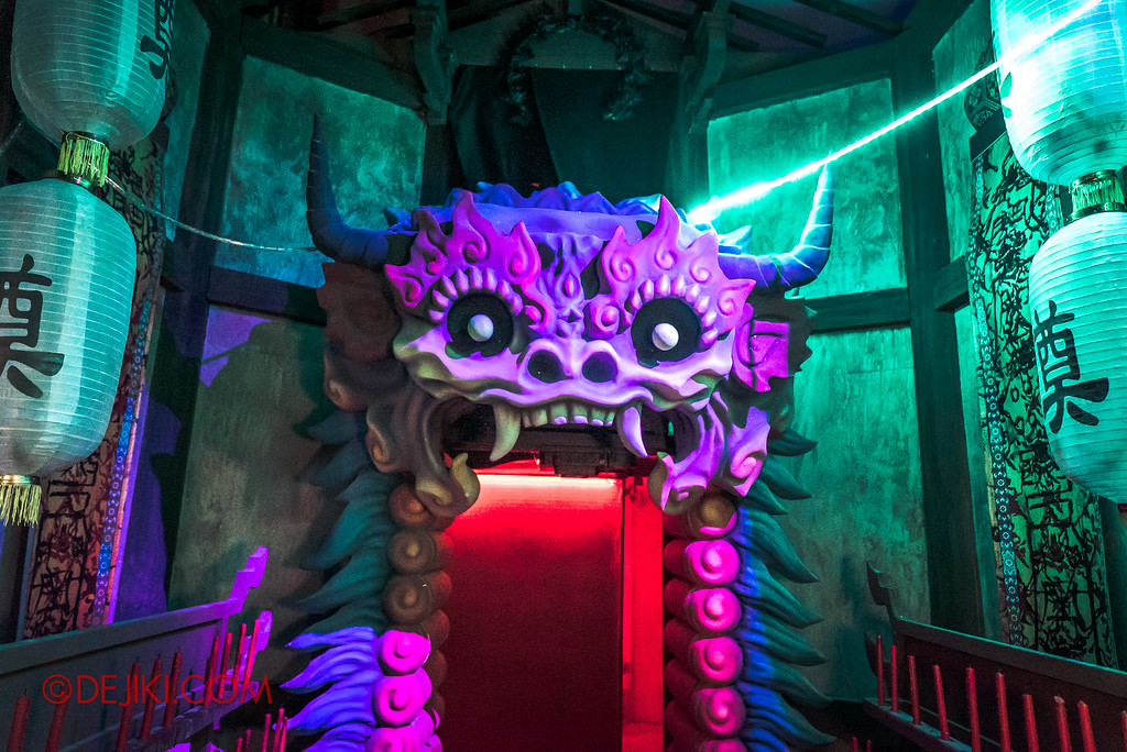 Universal Studios Singapore Halloween Horror Nights 8 - Pagoda of Peril haunted house Demon Gate