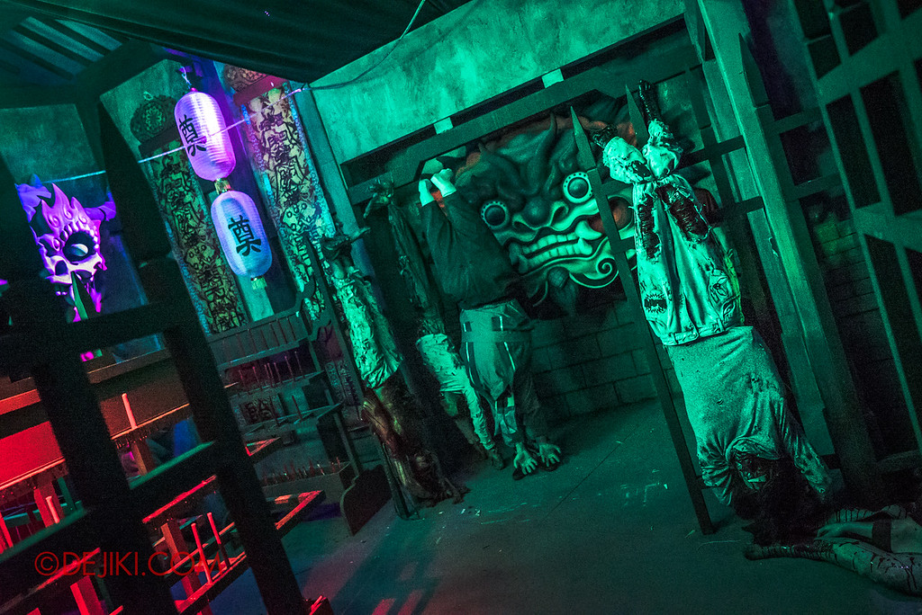 USS Halloween Horror Nights 8 Pagoda of Peril Demon Gate Torture Room Yin Demon