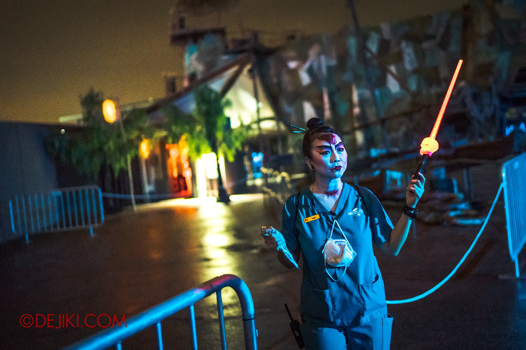 USS Halloween Horror Nights 8 RIP Tour Review - Going through VIP access at Pagoda of Peril