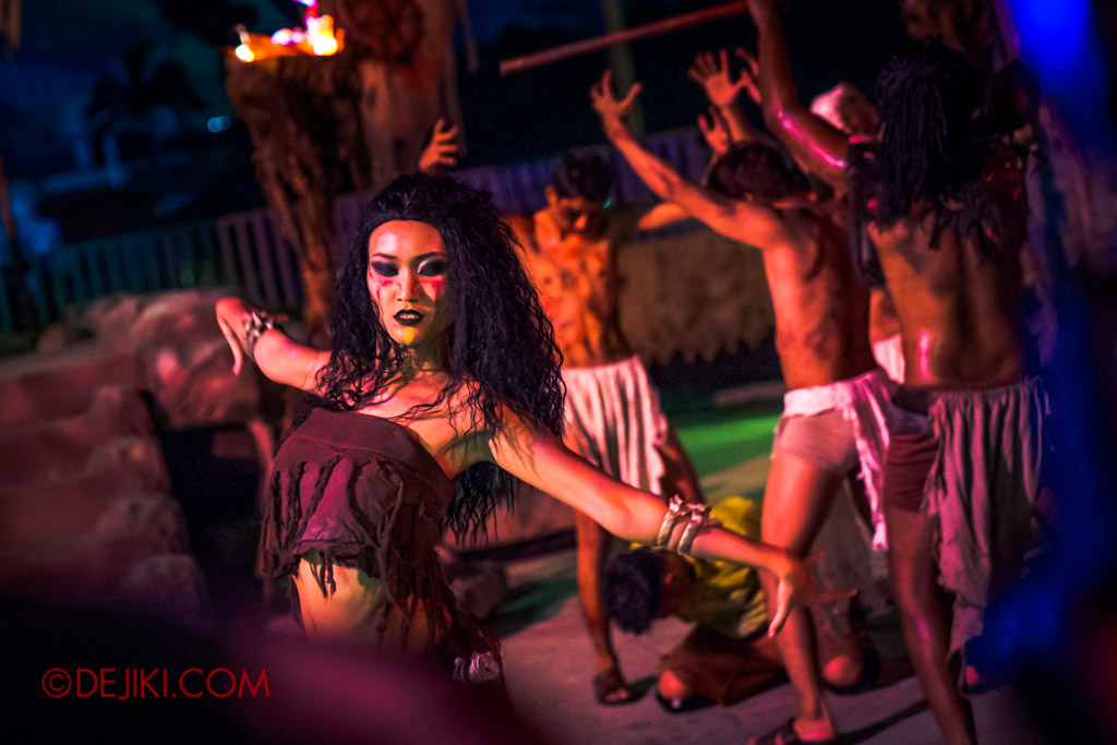 USS Singapore Halloween Horror Nights 8 Cannibal scare zone belly dancer dramatic blood and bones