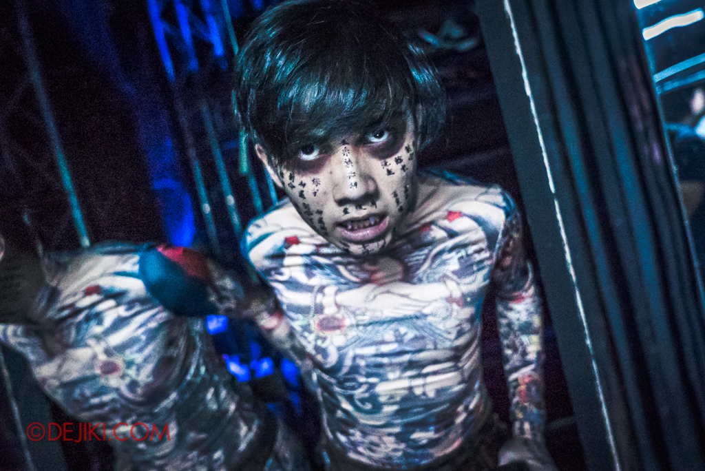 Universal Studios Singapore Halloween Horror Nights 8 Killuminati haunted house 8 mirror room tattoo cultist