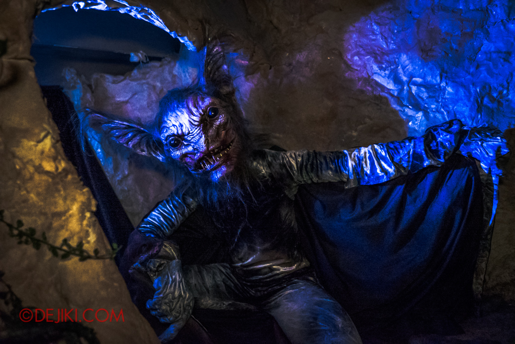 Universal Studios Singapore Halloween Horror Nights 8 Killuminati haunted house 9 cave giant bat