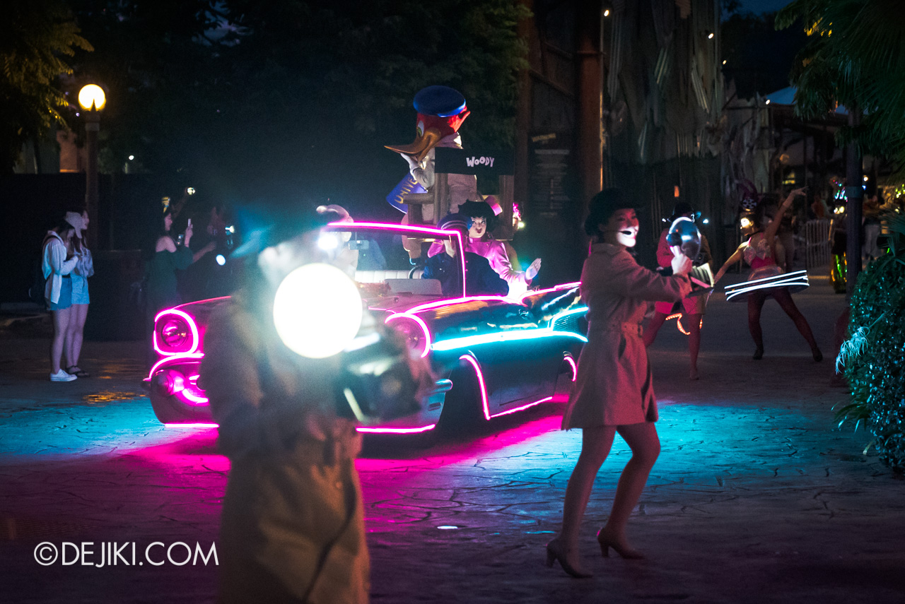 Universal Studios Singapore - Hollywood Dreams Light-up Parade - 1 Paparazzi Photographer