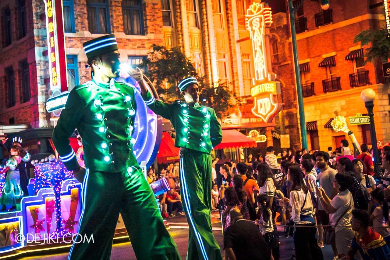 Universal Studios Singapore - Hollywood Dreams Light-up Parade - 6 That's A Wrap Bellhops