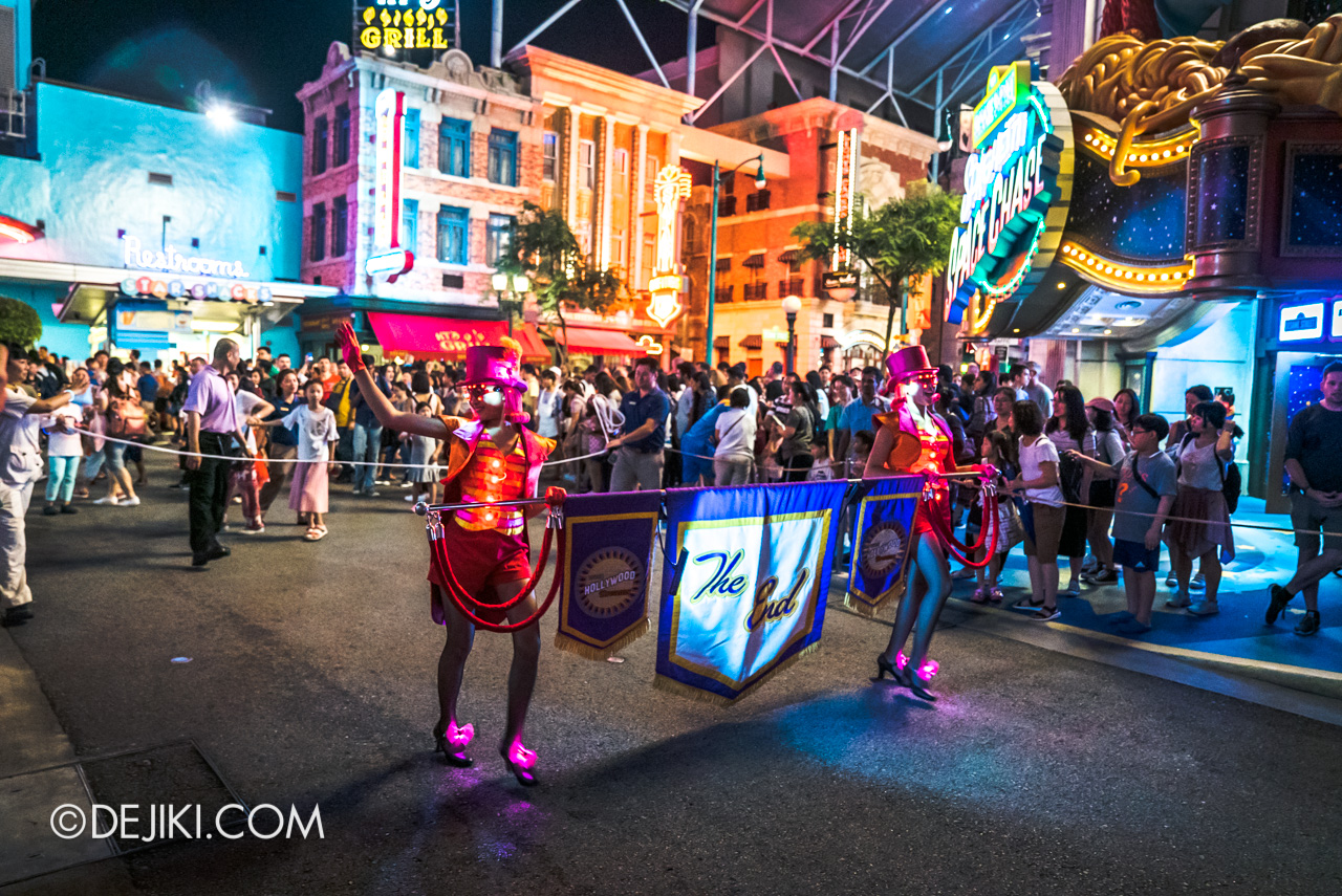 Universal Studios Singapore - Hollywood Dreams Light-up Parade - 6 That's A Wrap Final Rope Girls