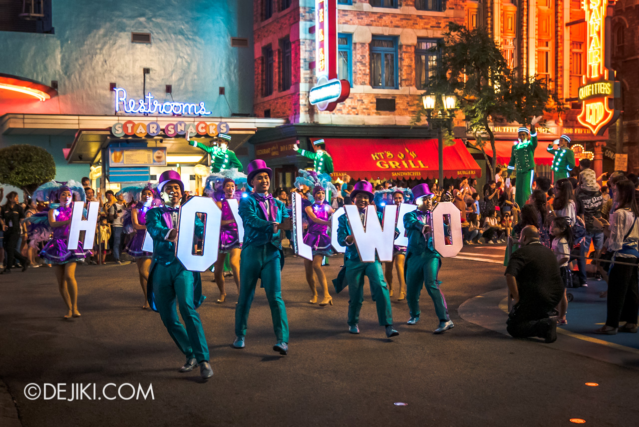 Universal Studios Singapore - Hollywood Dreams Light-up Parade - 6 That's A Wrap HOLLYWOOD Dancers blocking