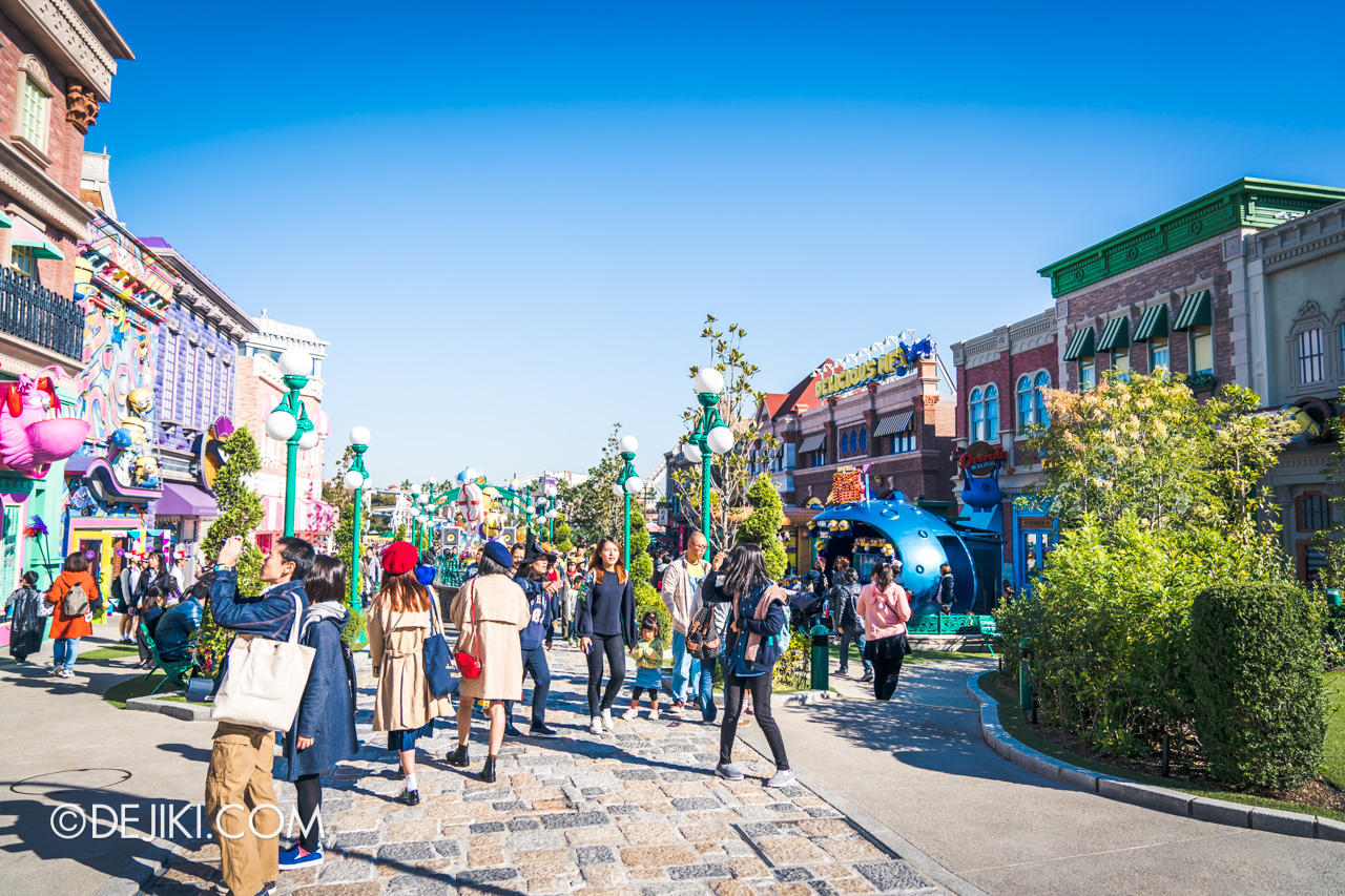 Universal Studios Japan - Minion Park street view