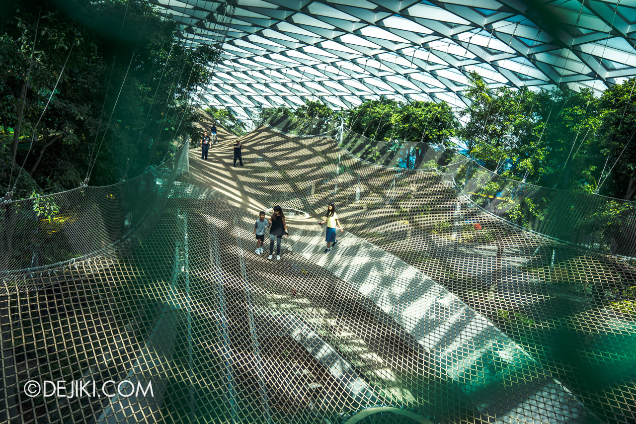 Jewel Changi Airport - Canopy Park 5 - Manulife Sky Nets Bouncing crossover 2