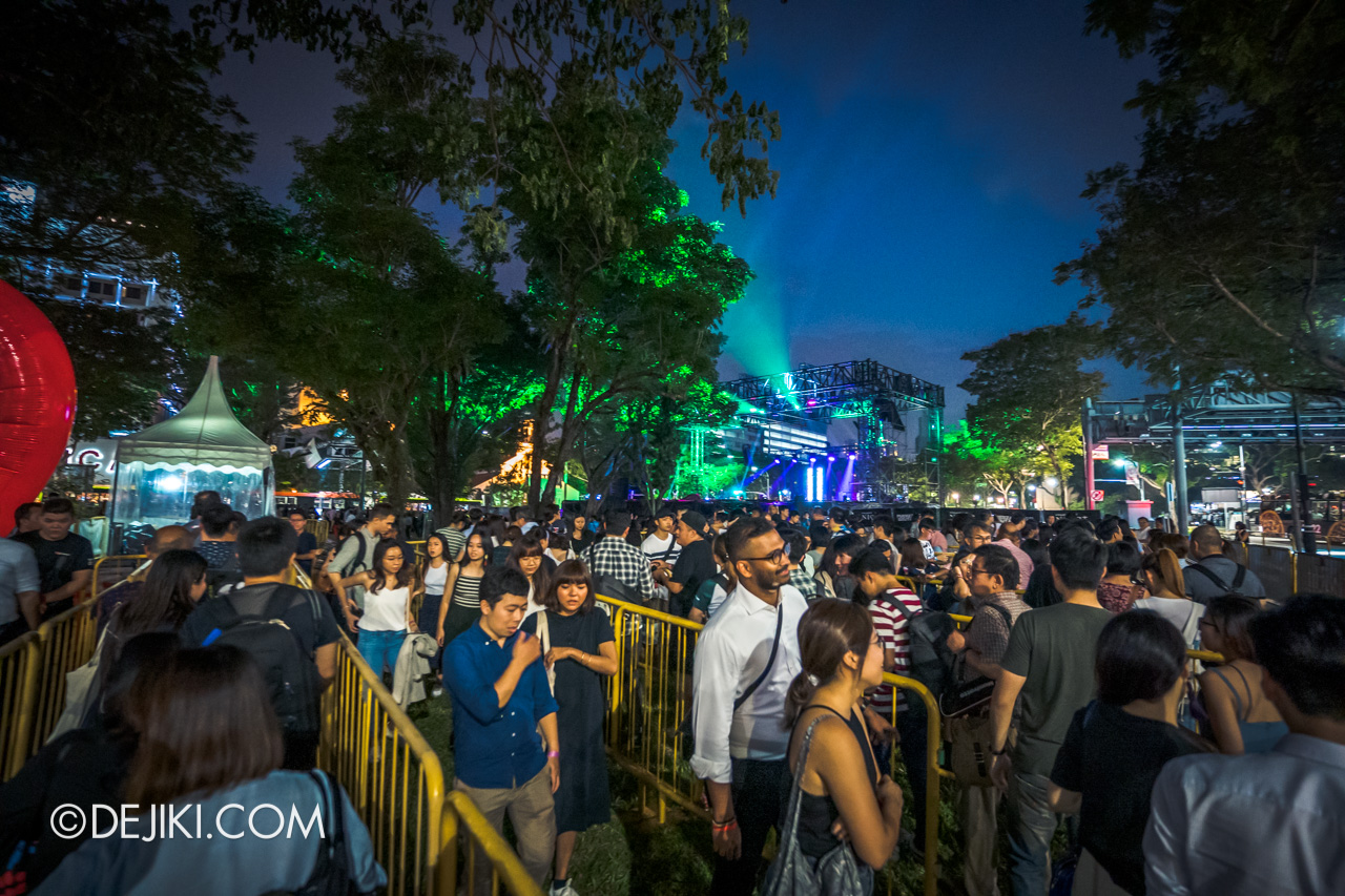 Fuerza Bruta at Singapore Night Festival 2019 - 00 queue