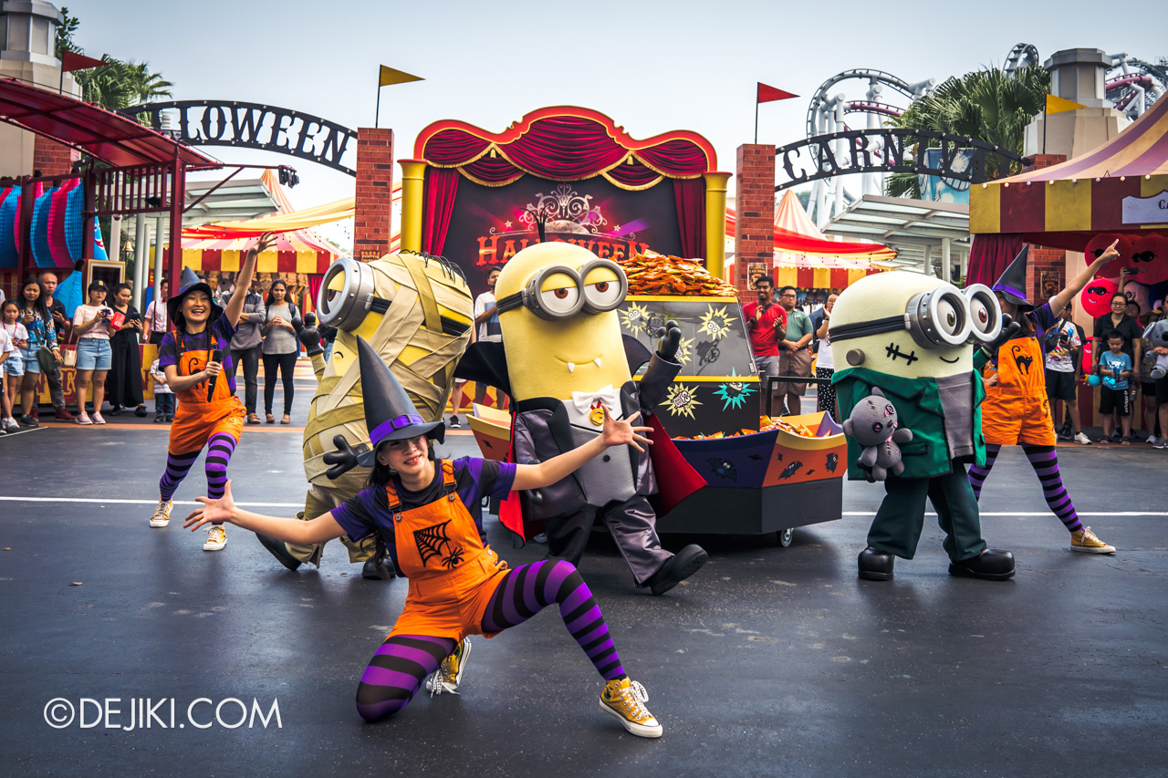 USS Halloween Horror Nights 9 Daytime Minion Monsters Tricky Treat show with Mummy Stuart FrankenBob Dracula Kevin