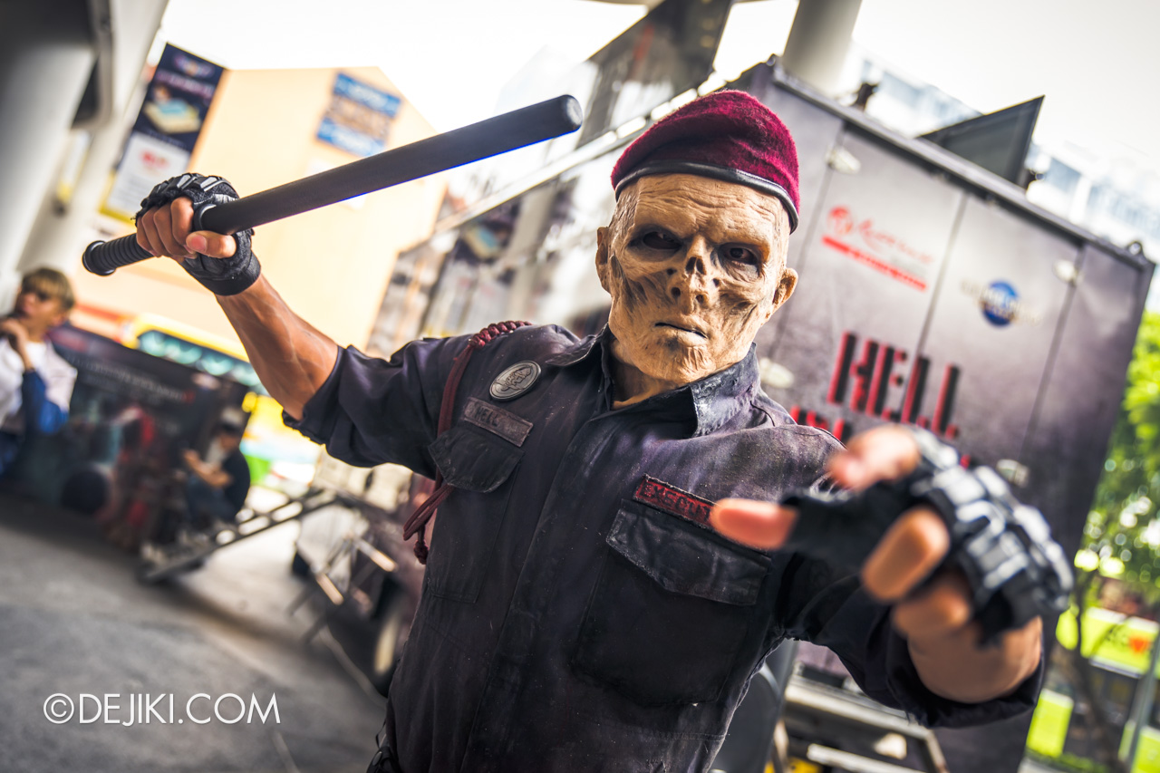 USS Halloween Horror Nights 9 Roadshow Hell Block 9 Horror Truck Executioner