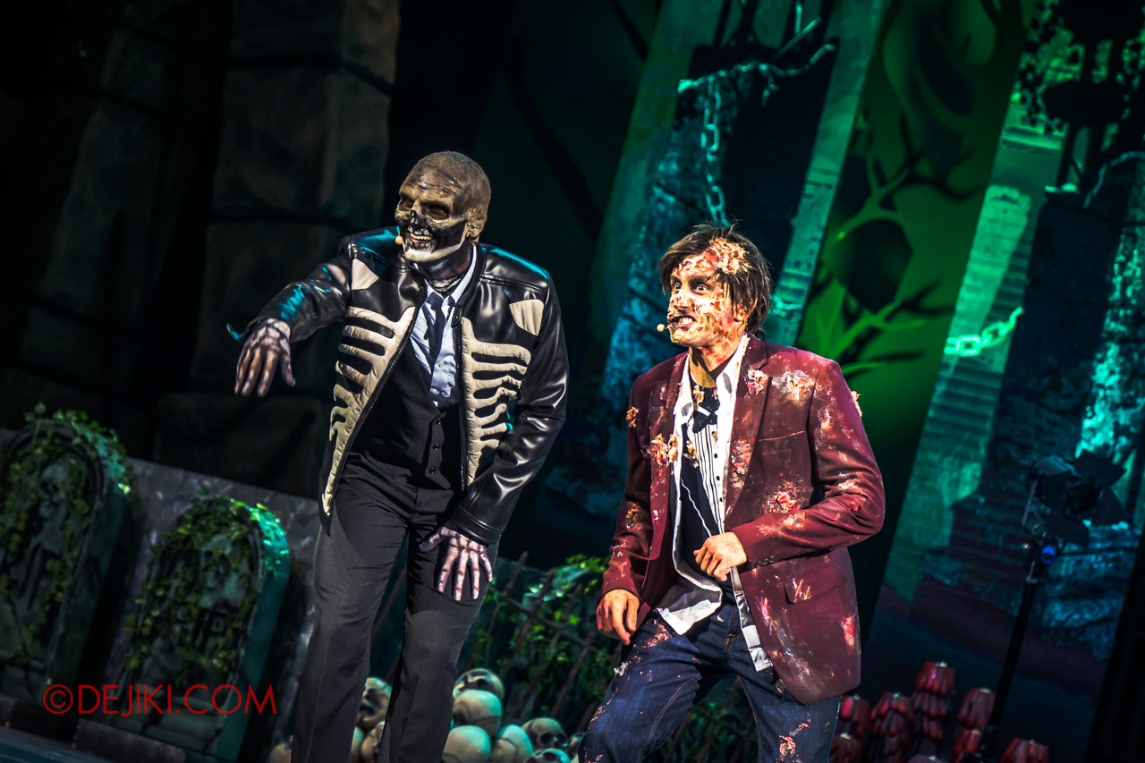 USS Halloween Horror Nights 9 Skin and Bones show 1 co hosts