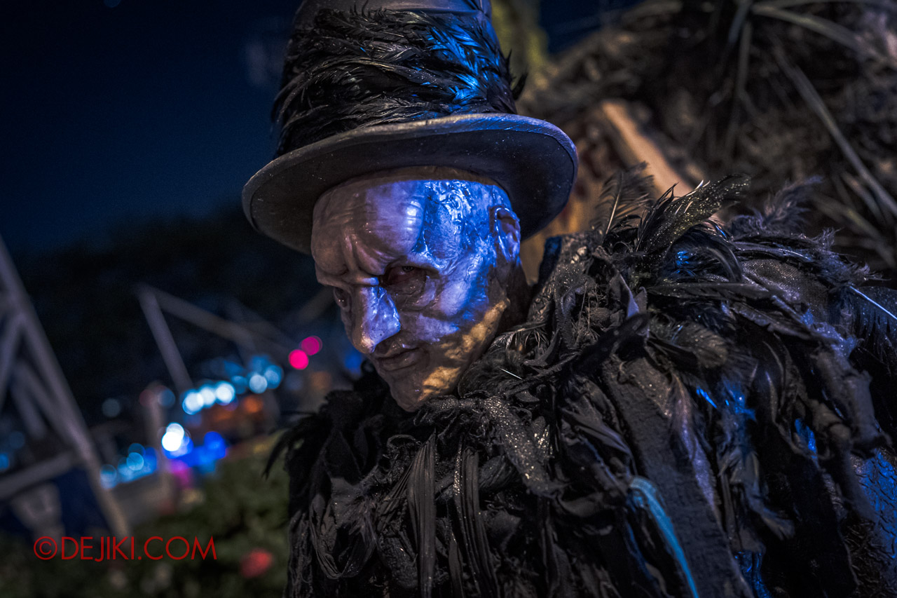 USS Halloween Horror Nights 9 The Undertaker Icon prowling for victims at night