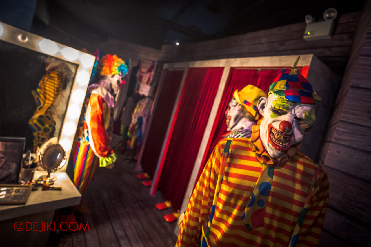 USS Halloween Horror Nights 9 Twisted Clown University haunted house 04 dressing room