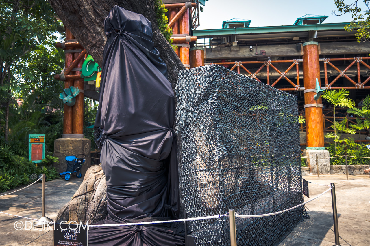 USS Halloween Horror Nights 9 construction update Dead End scare zone frame netting