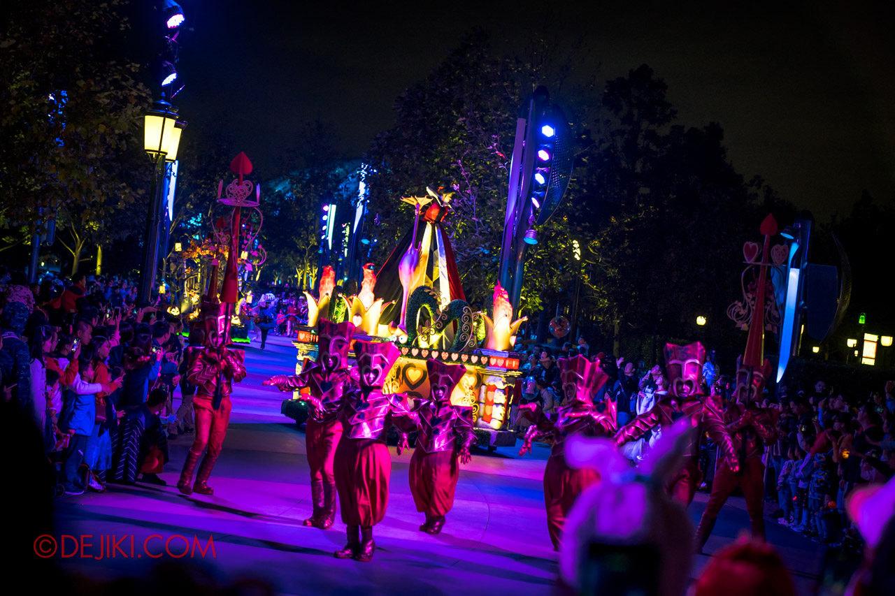 Shanghai Disneyland Halloween event Donald Halloween Treat Cavalcade Queen of Hearts