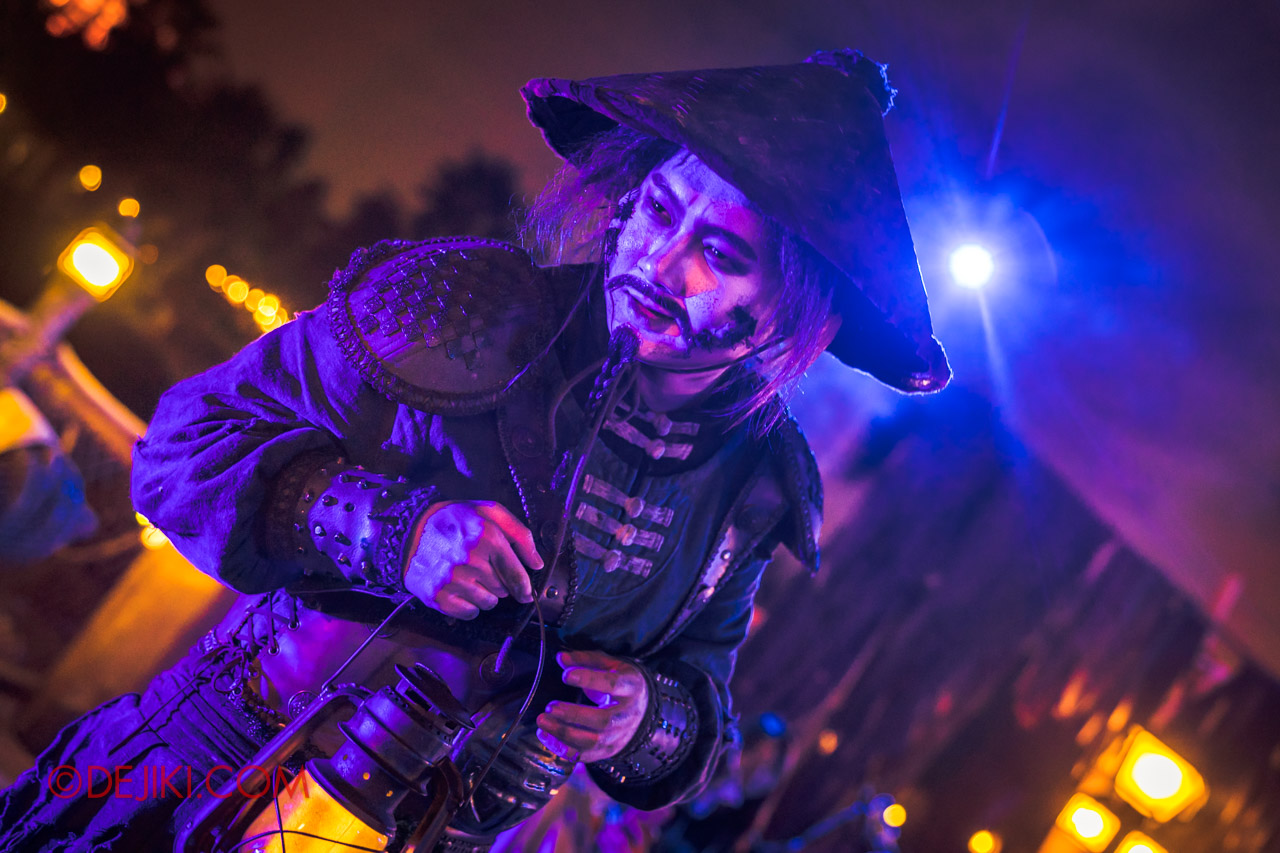 Shanghai Disneyland Halloween event Treasure Cove Ghost Pirates A Trial of Darkness Pirate Lantern hero