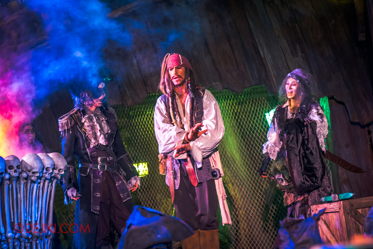 Shanghai Disneyland Halloween event Treasure Cove Ghost Pirates A Trial of Darkness Stunt Spectacular 3 Jack Sparrow