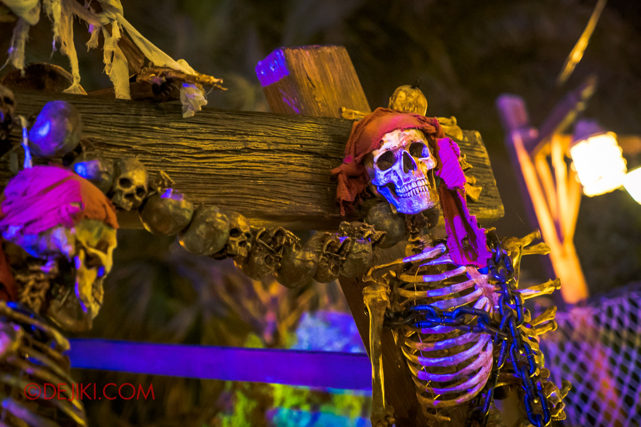 Shanghai Disneyland Halloween event Treasure Cove Ghost Pirates A Trial of Darkness scare zone decor