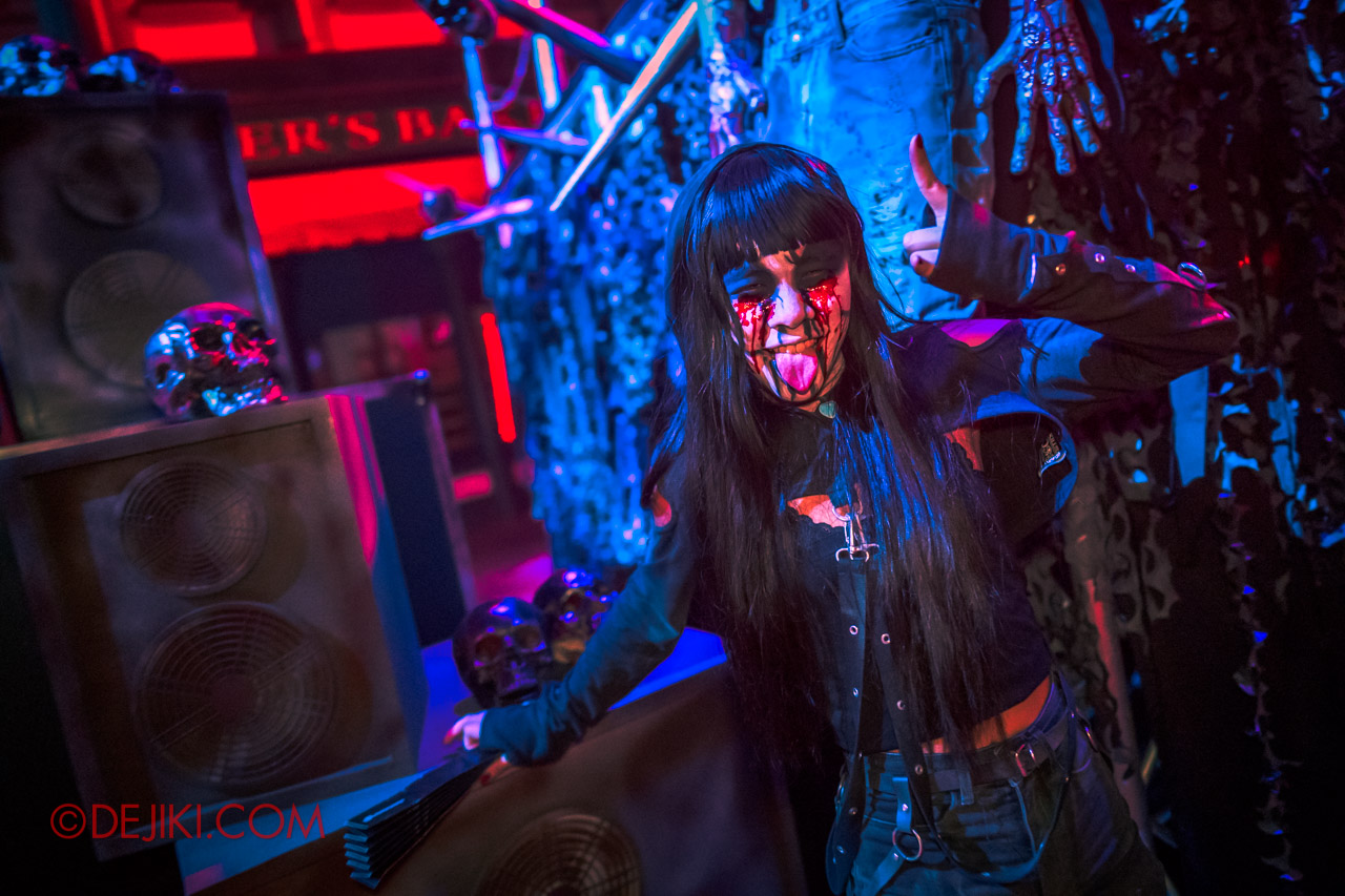 USS Halloween Horror Nights 9 Death Fest scare zone cast cynthia at skullbone stage