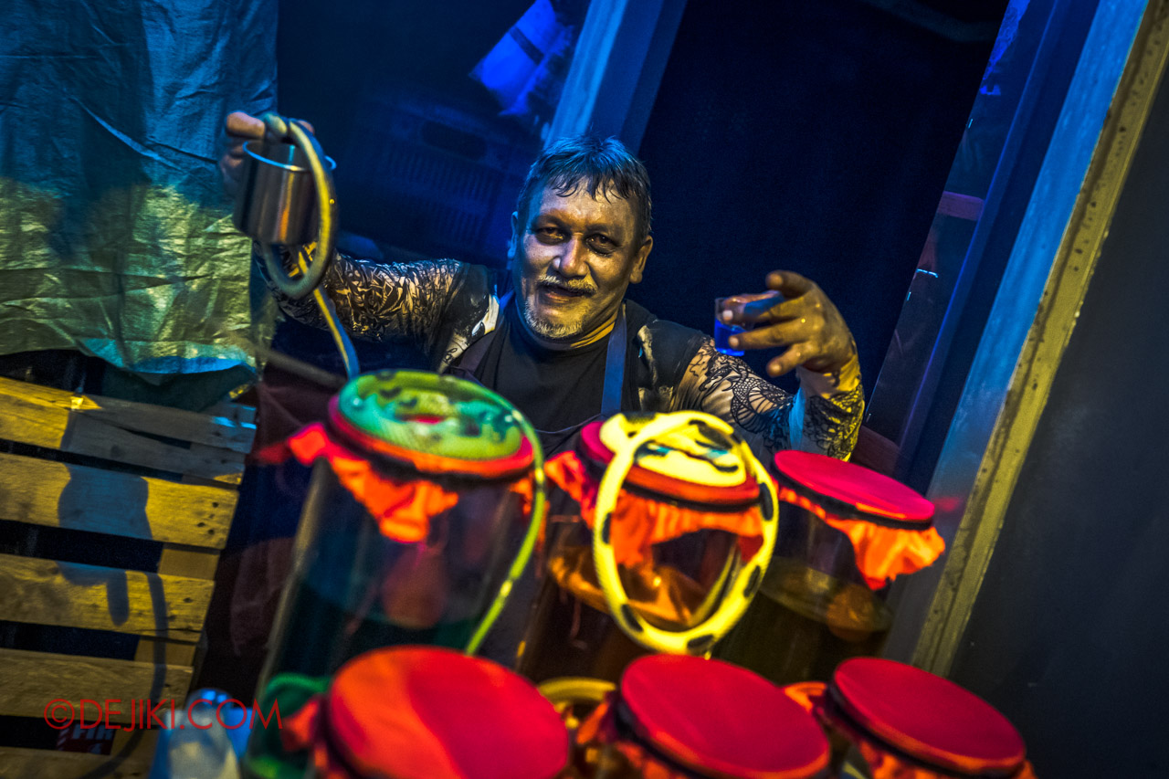 USS Halloween Horror Nights 9 Haunted House Tour Curse of The Naga 1 Talad Snake Blood Drink Stall