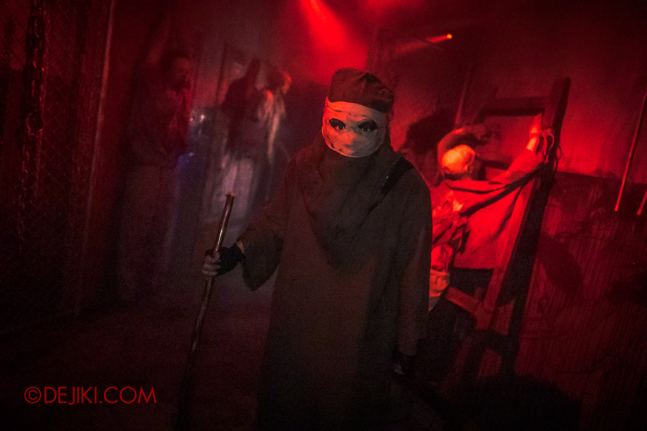 USS Halloween Horror Nights 9 Haunted House Tour Hell Block 9 6 Torture room