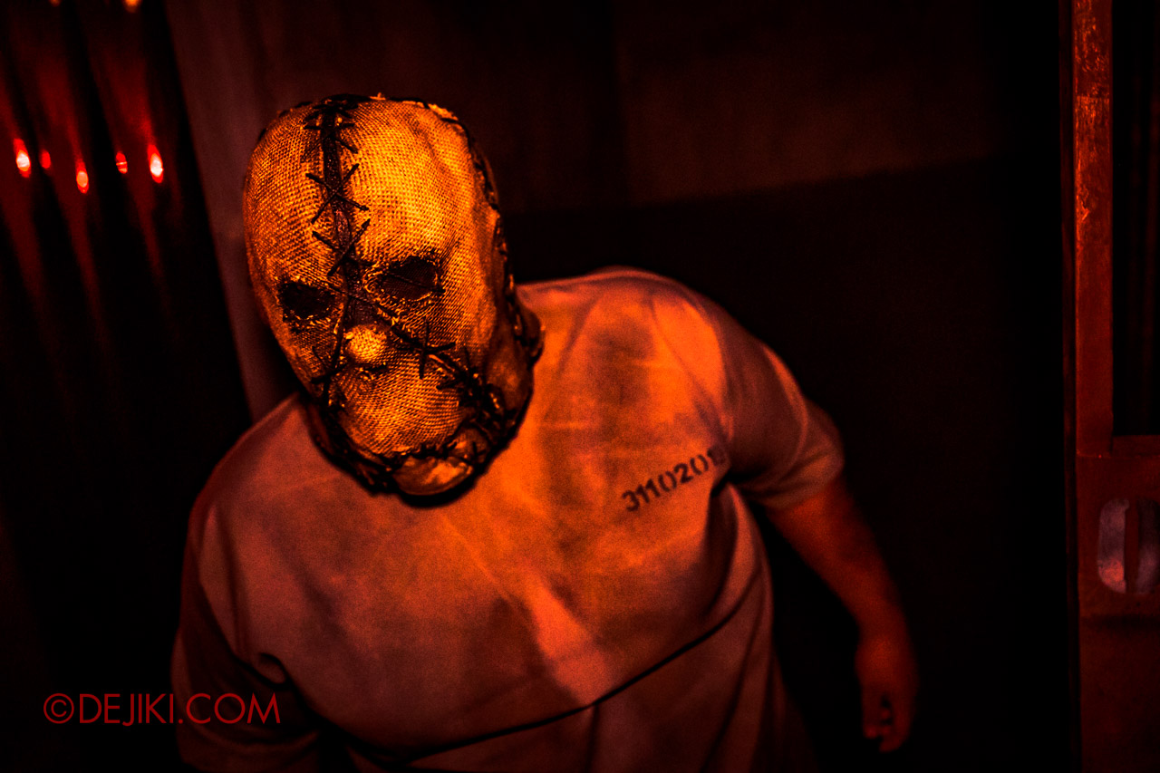 USS Halloween Horror Nights 9 Haunted House Tour Hell Block 9 8 Death Row masked prisoner