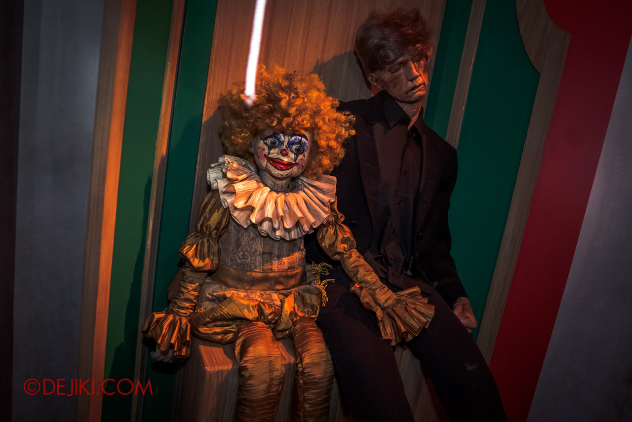 USS Halloween Horror Nights 9 Twisted Clown University haunted house 05 toys ventriloquist