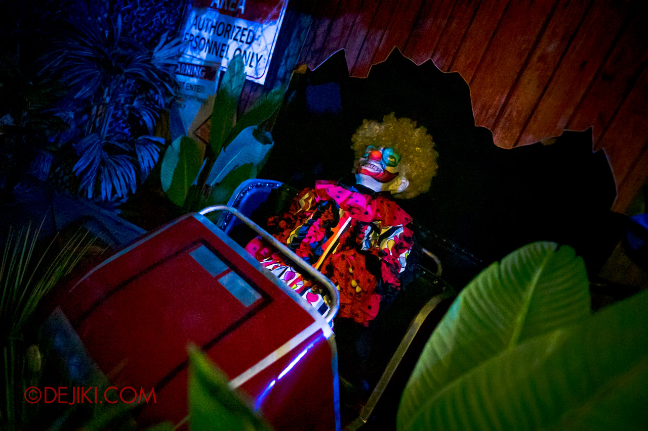 USS Halloween Horror Nights 9 Twisted Clown University haunted house 07b tickets ride