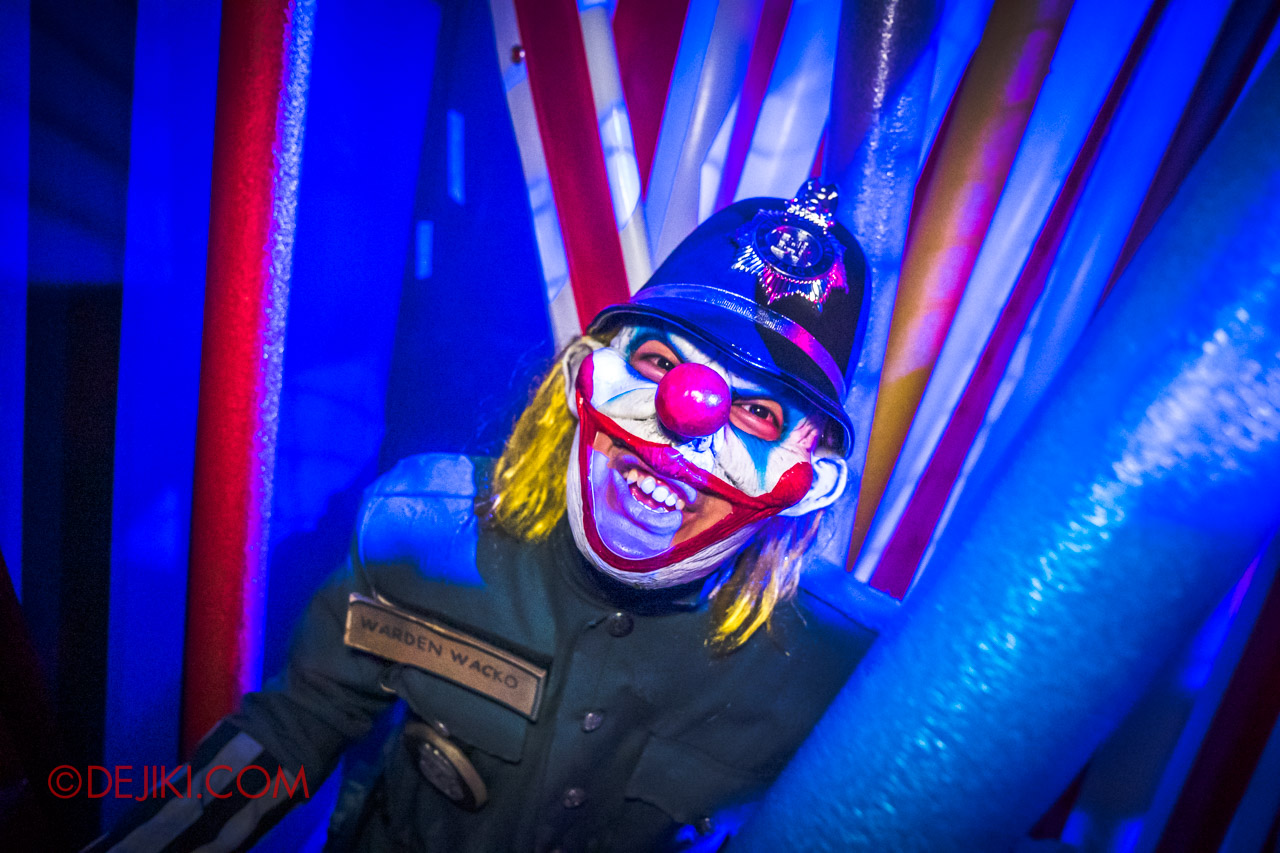 USS Halloween Horror Nights 9 Twisted Clown University haunted house 09 clown police