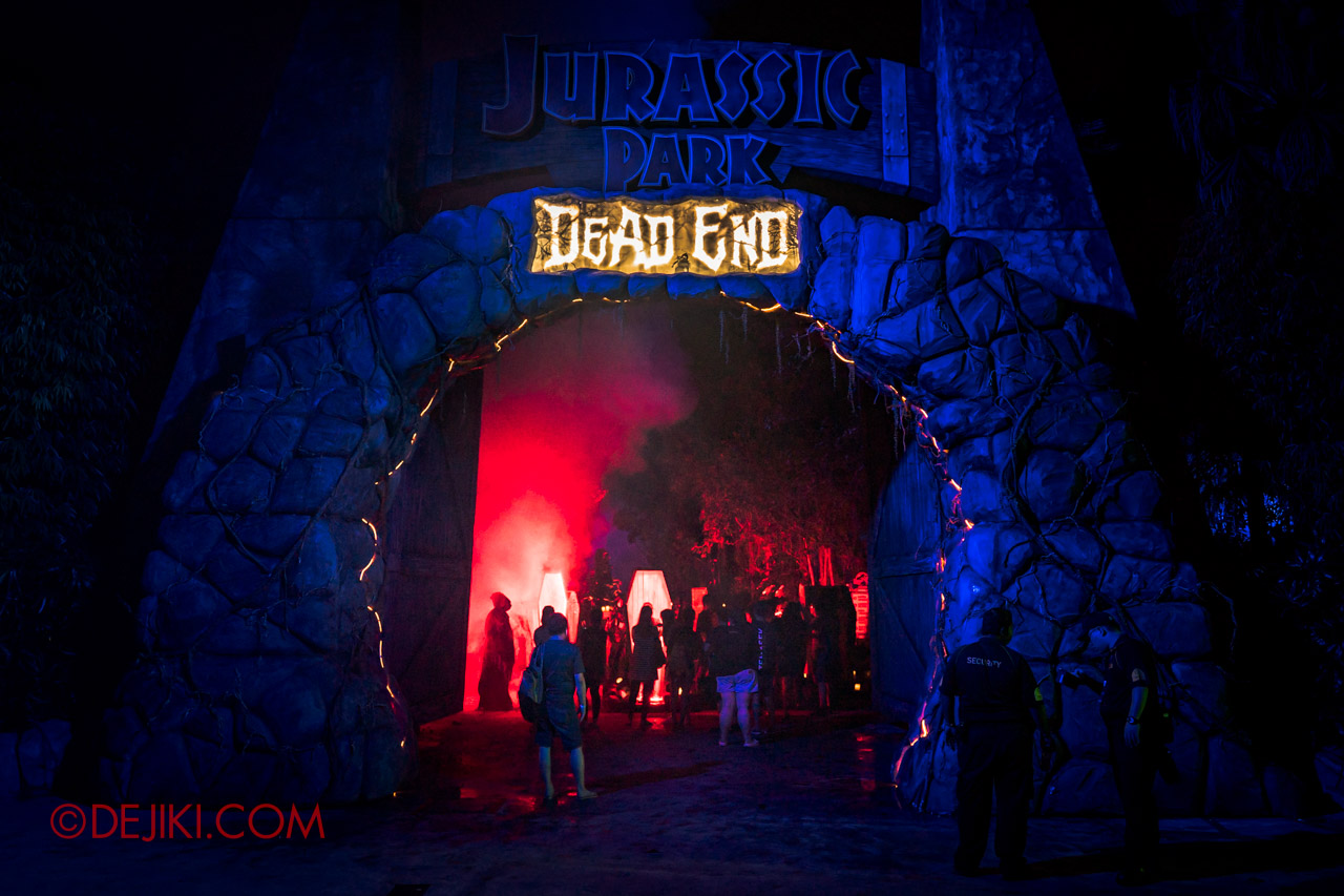 USS Halloween Horror Nights 9 photo tour Dead End scare zone 0 dead end arch