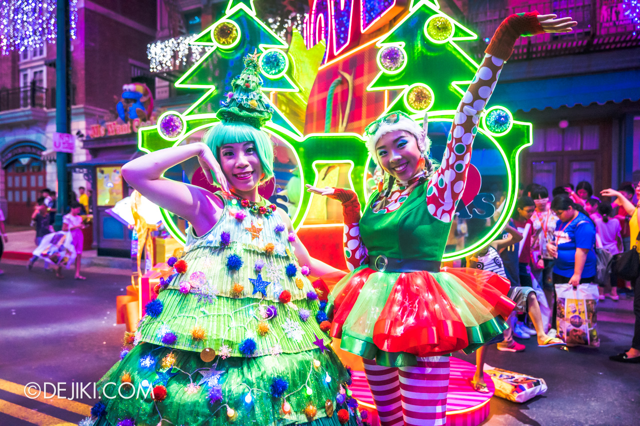 Universal Studios Singapore A Universal Christmas 2019 event Modern Christmas at New York zone characters 2