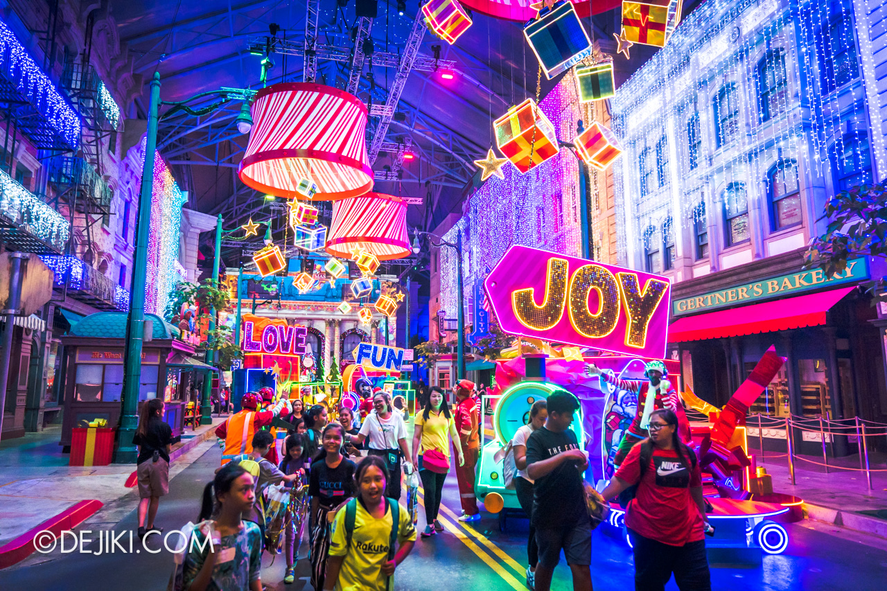 Universal Studios Singapore A Universal Christmas 2019 event Modern Christmas at New York zone night lights overview