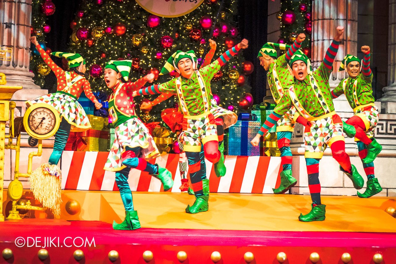 Universal Studios Singapore A Universal Christmas 2019 event The Great Christmas Invention 4 dancers on stage
