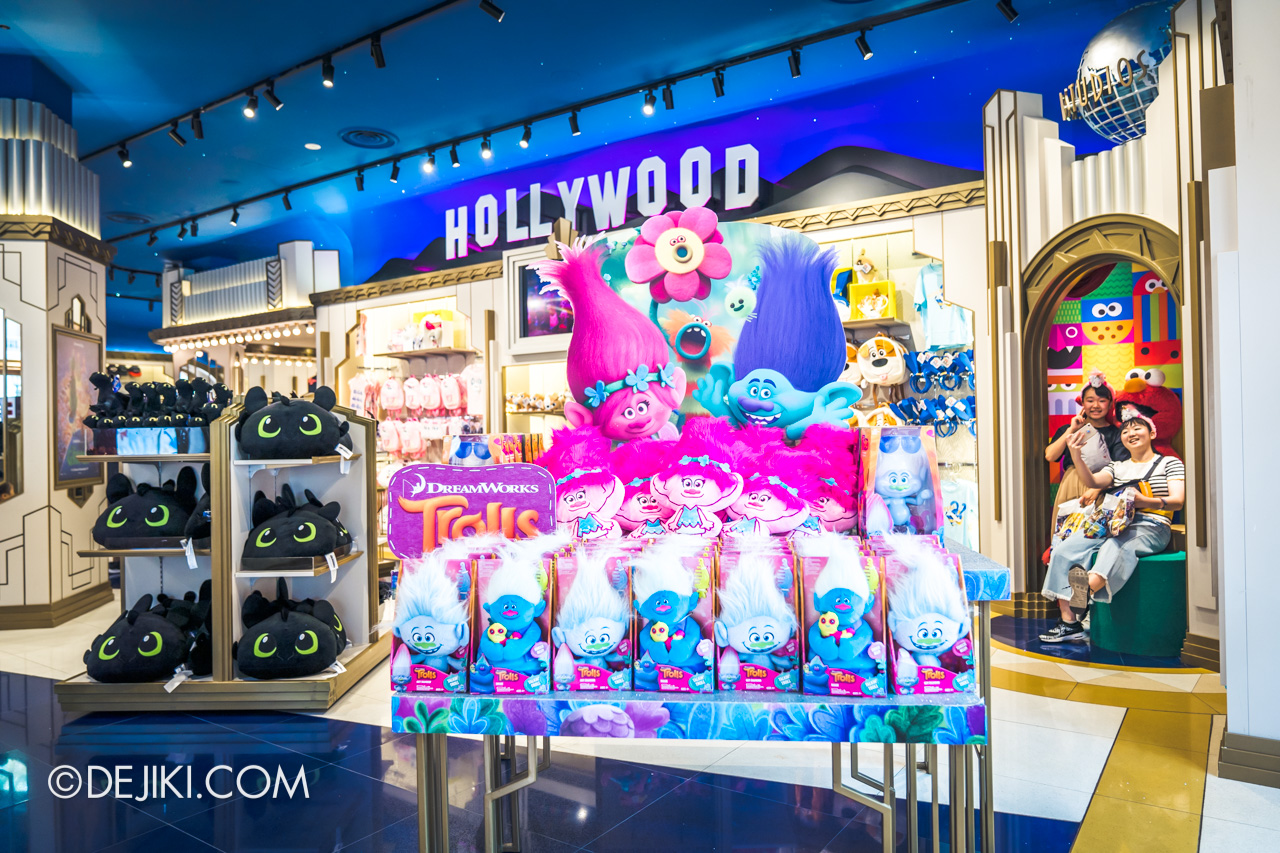 Universal Studios Singapore Park Update Nov 2019 Park Merchandise Silver Screen Store update 3