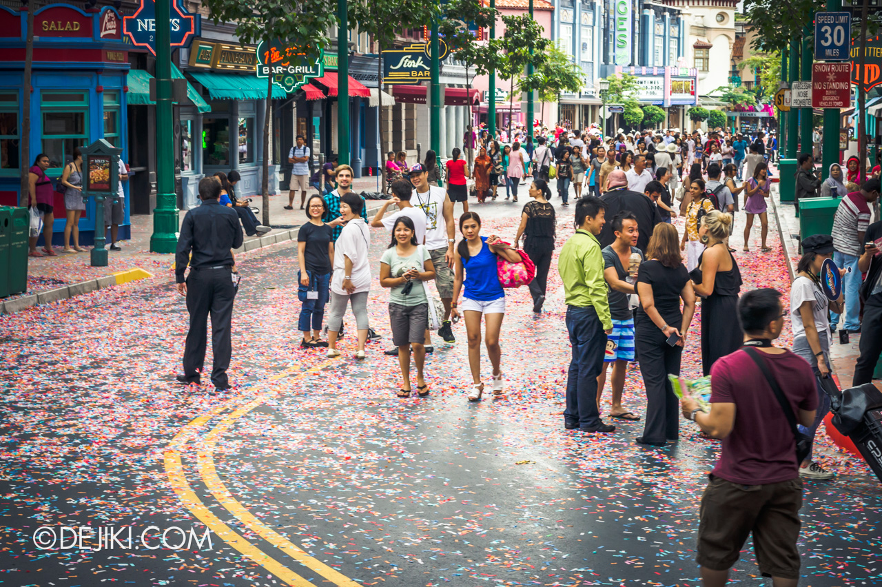 Universal Studios Singapore 10th Anniversary Flashback Grand Opening May 2010 confetti new york