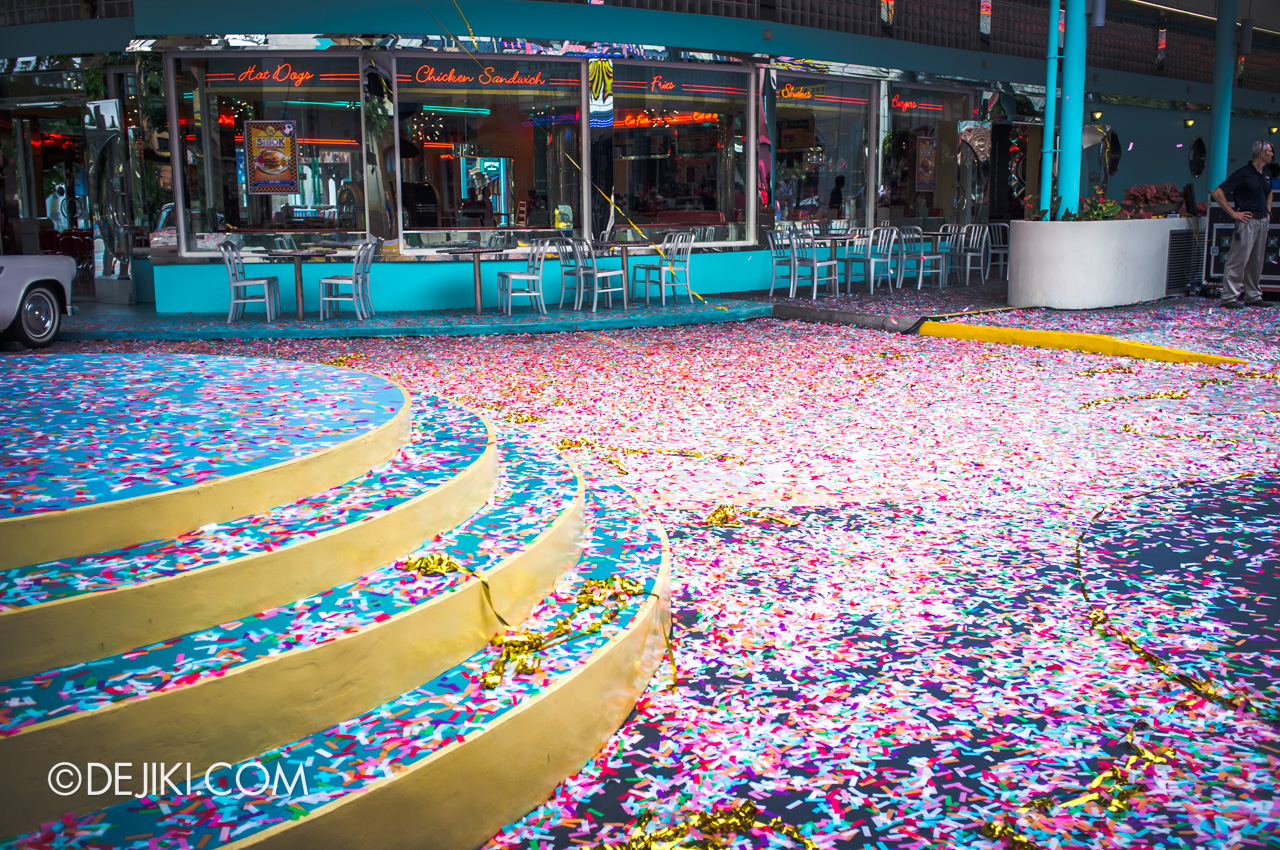 Universal Studios Singapore 10th Anniversary Flashback Grand Opening May 2010 confetti