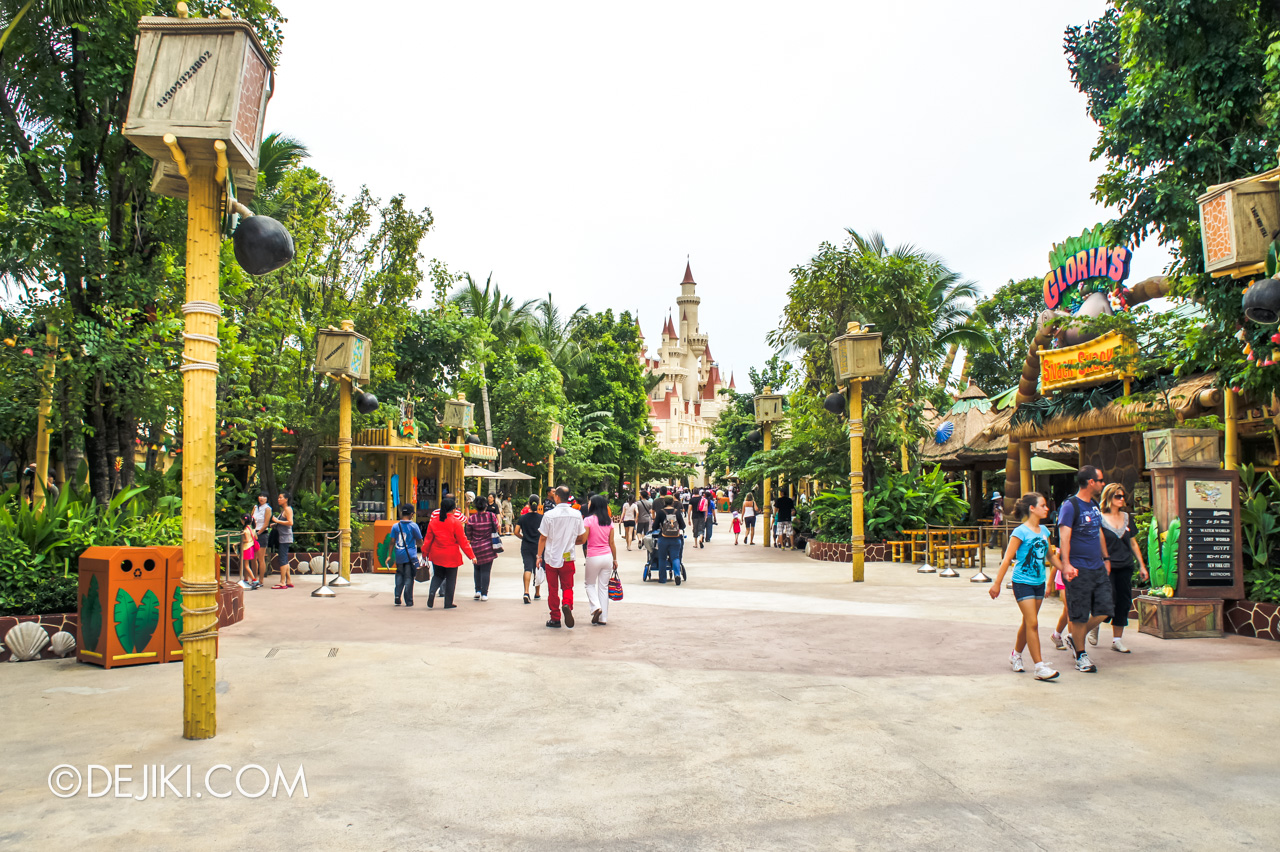 Universal Studios Singapore 10th Anniversary Flashback Madagascar back in 2010 street