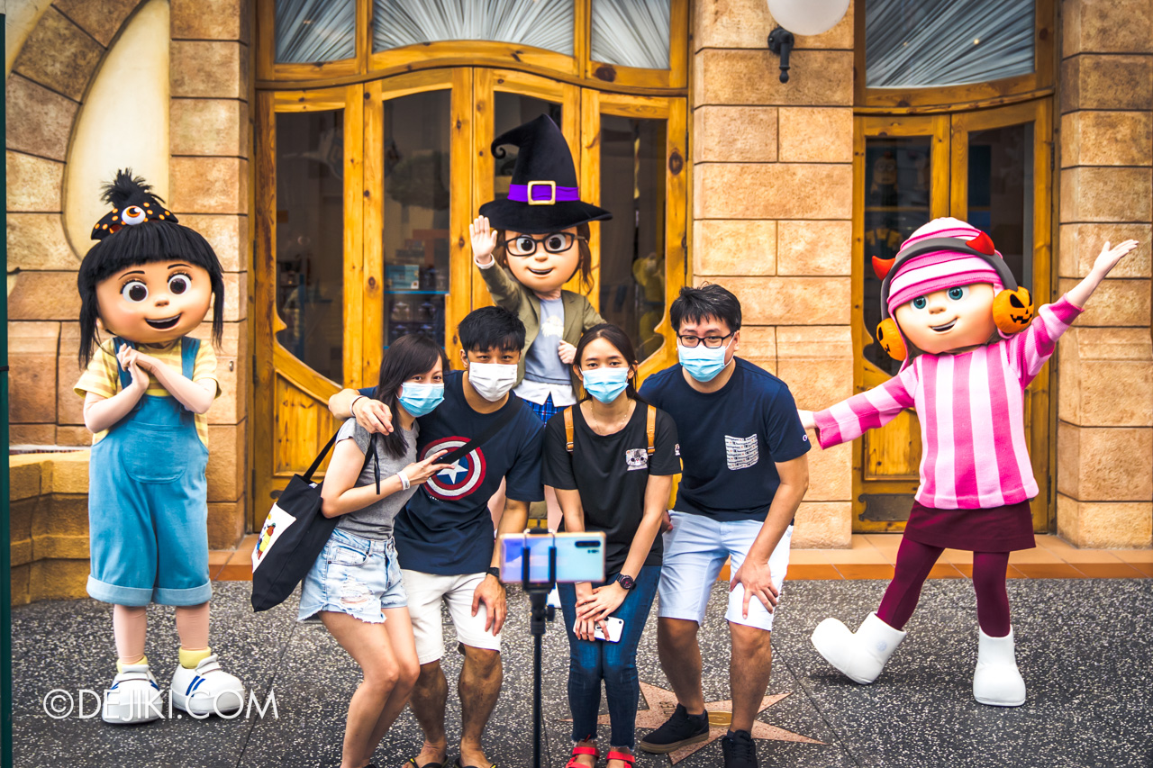 Universal Studios Singapore Park Update Sept 2020 Meet and Greet experiences Despicable Me girls with guests