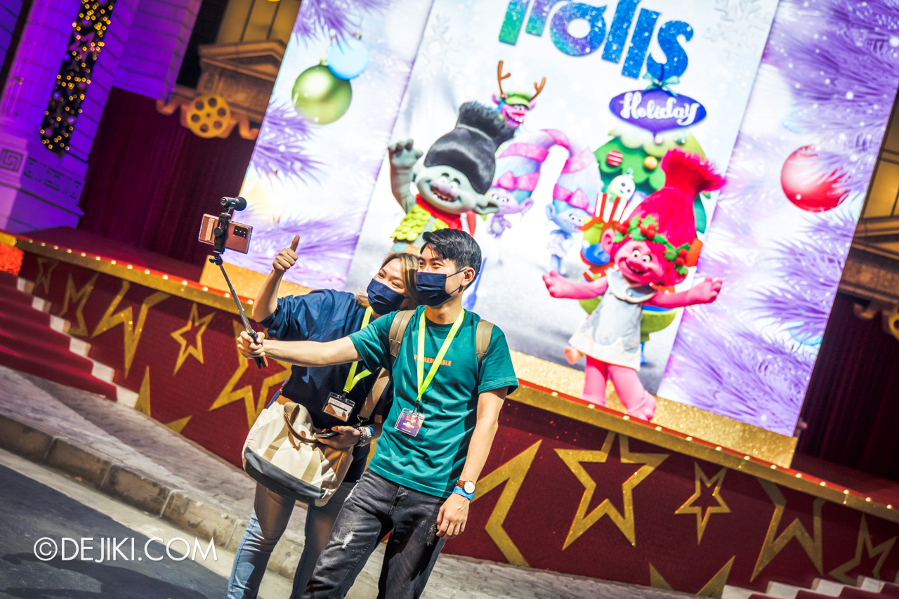 Universal Studios Singapore Park Update Dec 2020 Universal Christmas Meet and Greet Selfies only