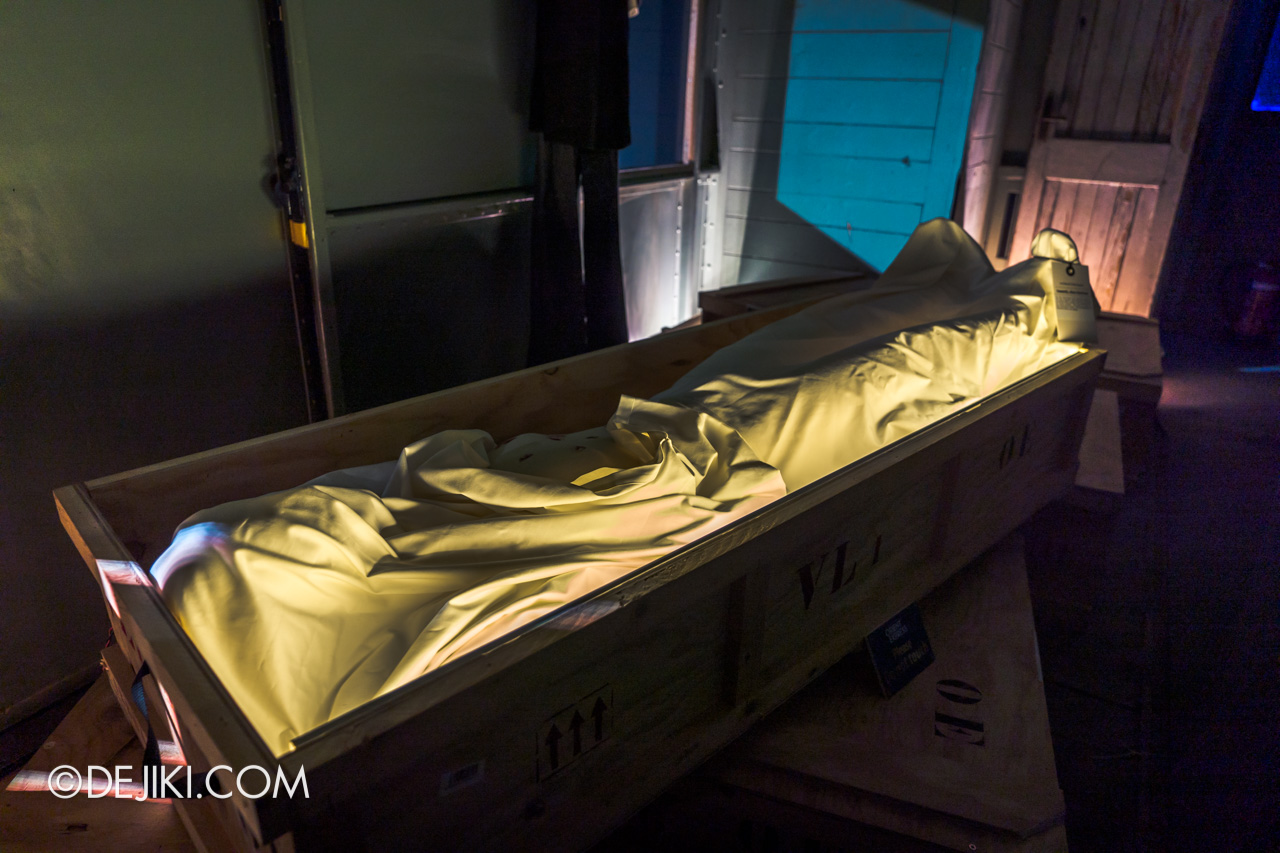 Orient Express Exhibition Singapore 4 Cargo casket closeup