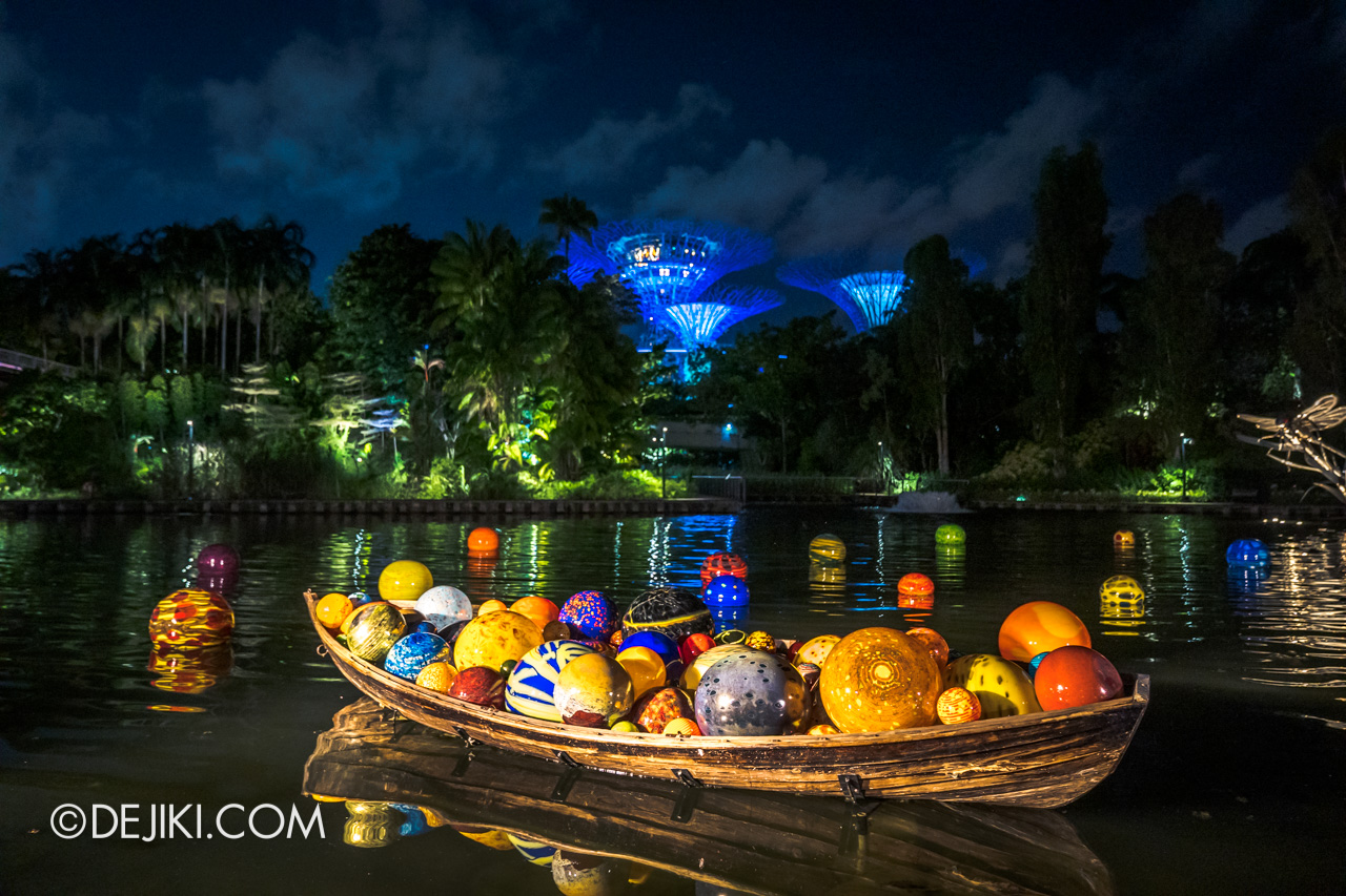 Gardens by the Bay Chihuly in Bloom Outdoor Free Float Boat and Floats