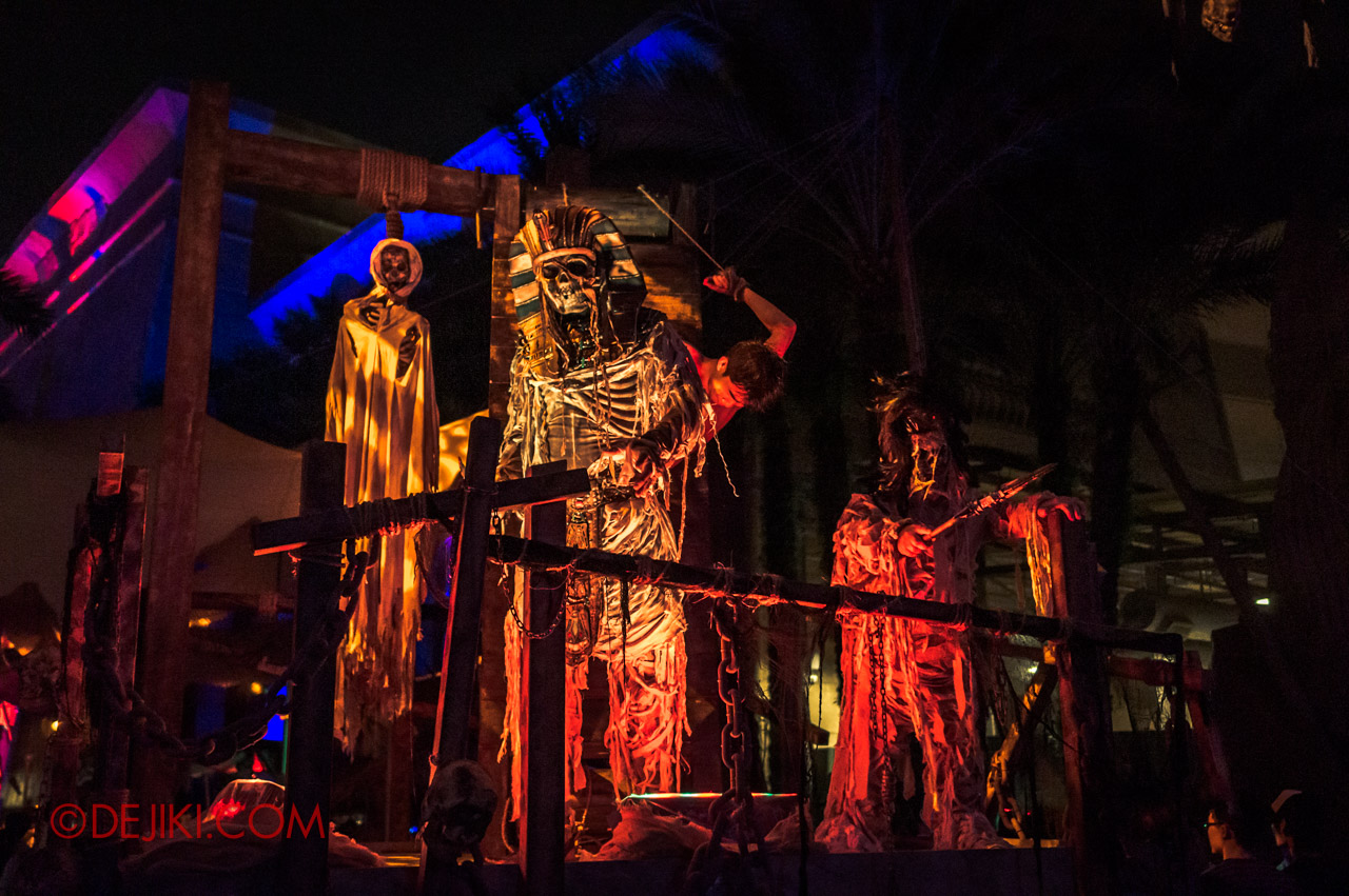 HHN2 Bizarre Bazaar High Priest at Halloween Horror Nights