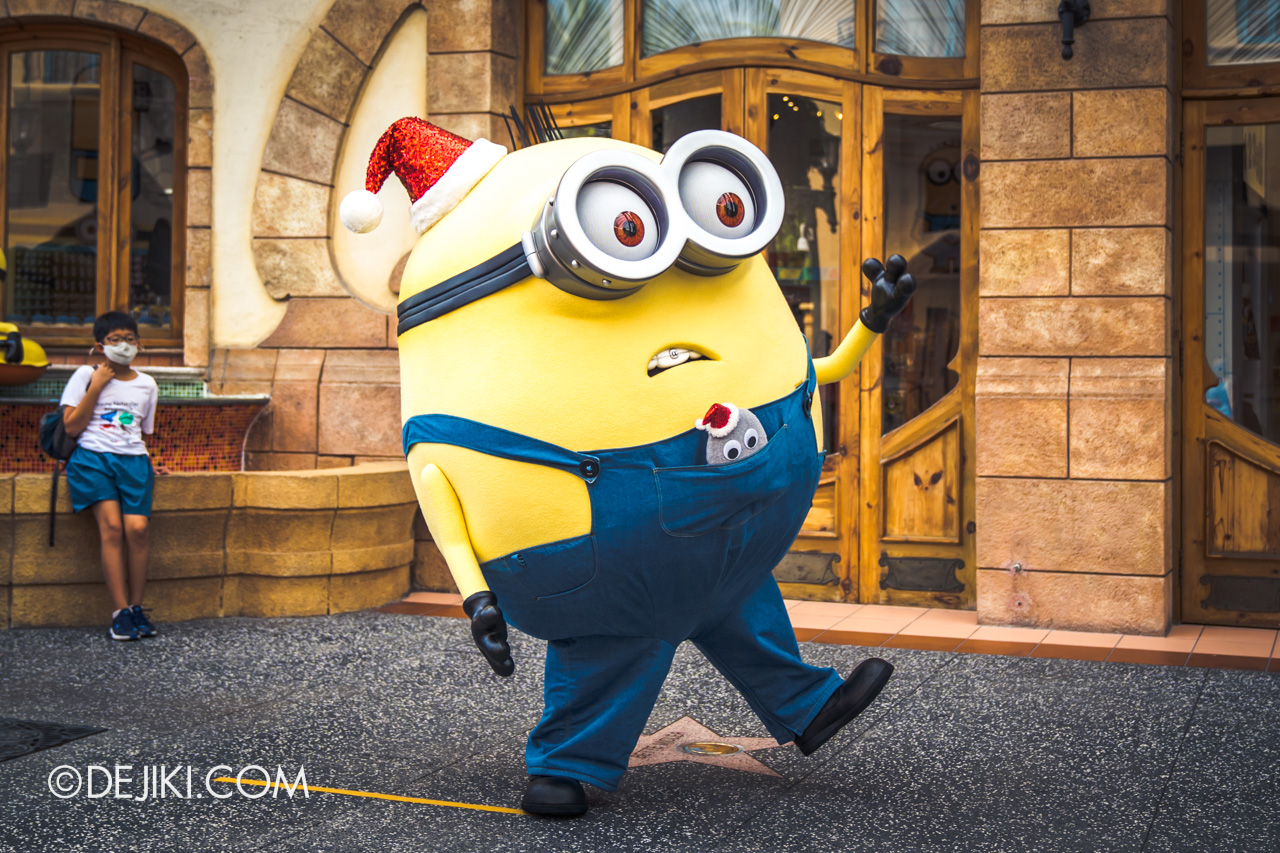 Universal Studios Singapore A Universal Christmas 2021 Otto the Minion Debut