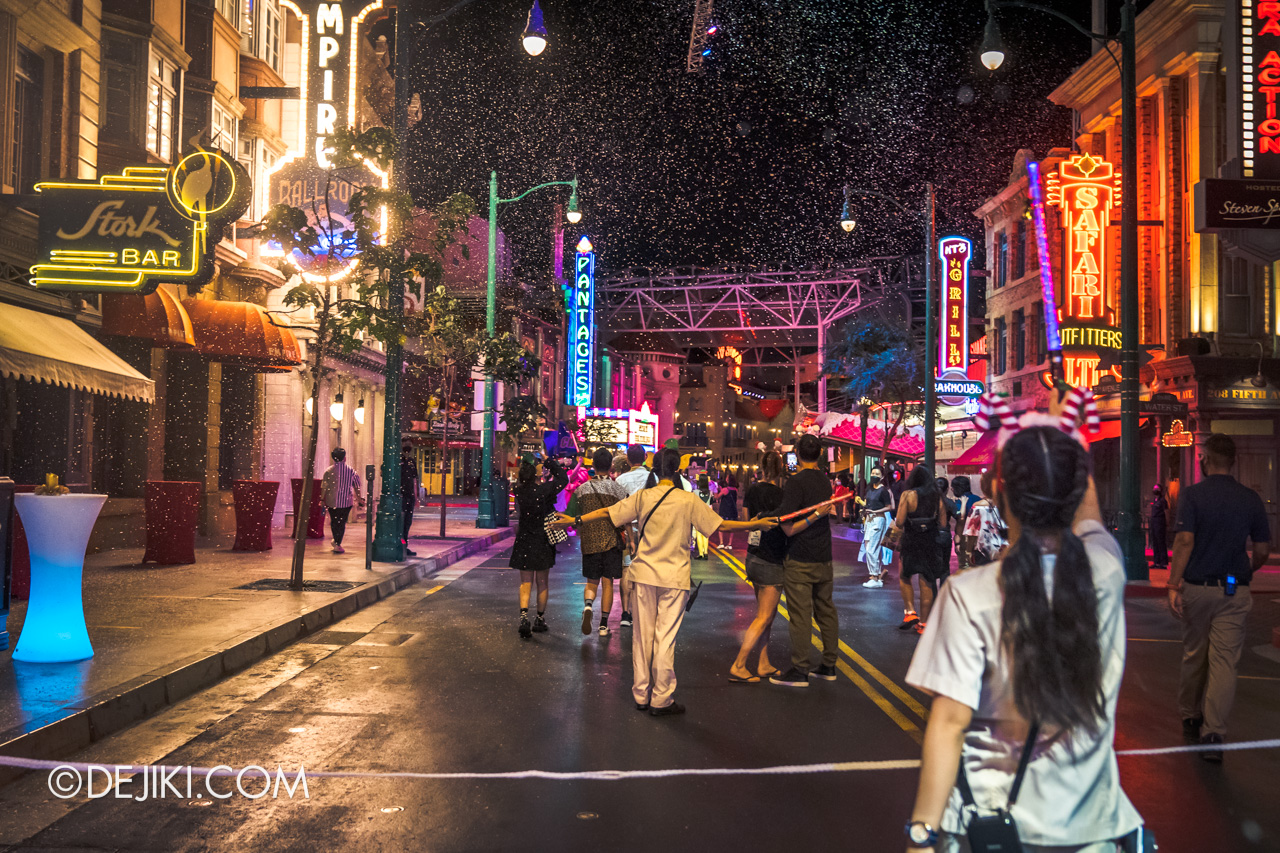 Universal Studios Singapore Its Showtime Premium Christmas Experience A Universal Christmas Spectacular Parade sendoff segregated zones