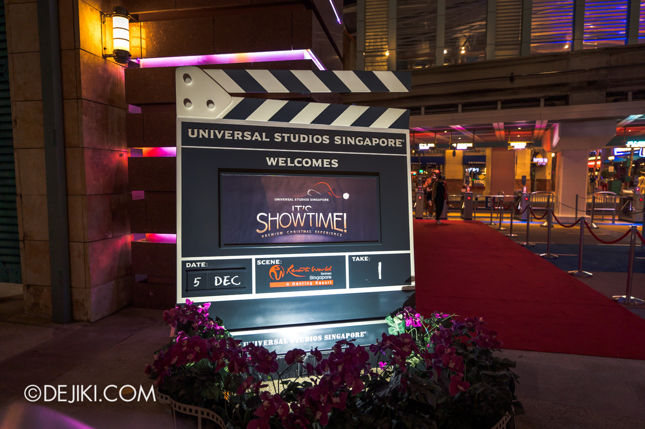 Universal Studios Singapore Its Showtime Premium Christmas Experience Finale showtime clapperboard