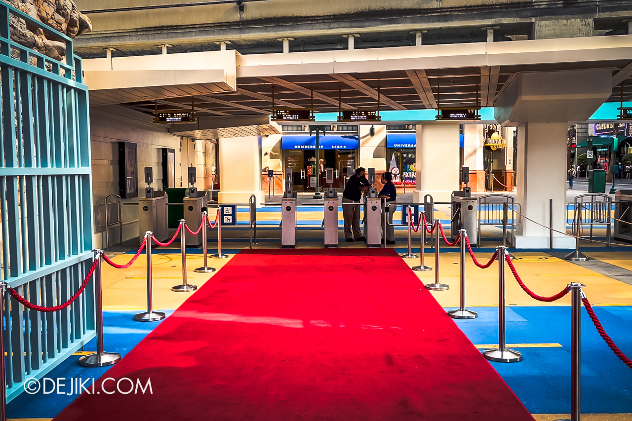 Universal Studios Singapore Its Showtime Premium Christmas Experience Red Carpet Entry